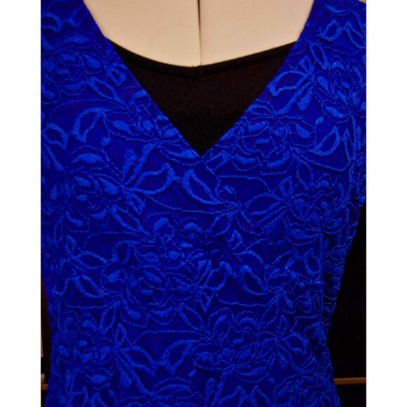 GUESS Royal Blue Floral Lace V-Neck Top – Women’s XL - Picture 3 of 12